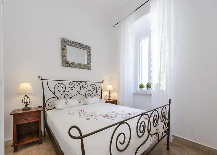 Franka Old Town - One Bedroom Apartmán *