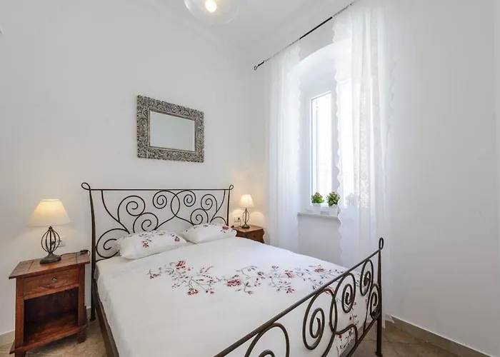 Franka Old Town - One Bedroom *